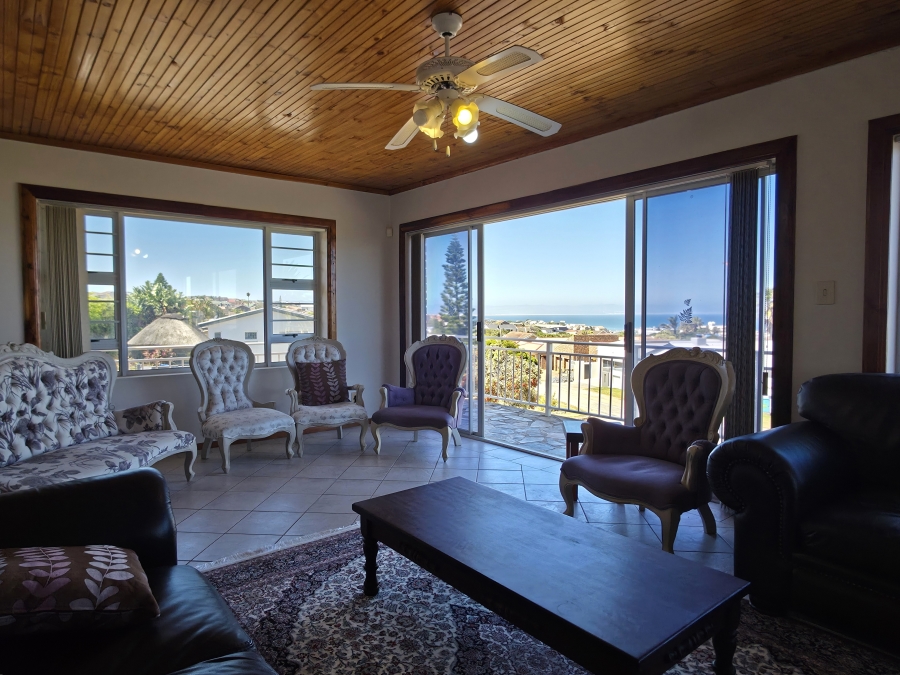 4 Bedroom Property for Sale in Noorsekloof Eastern Cape